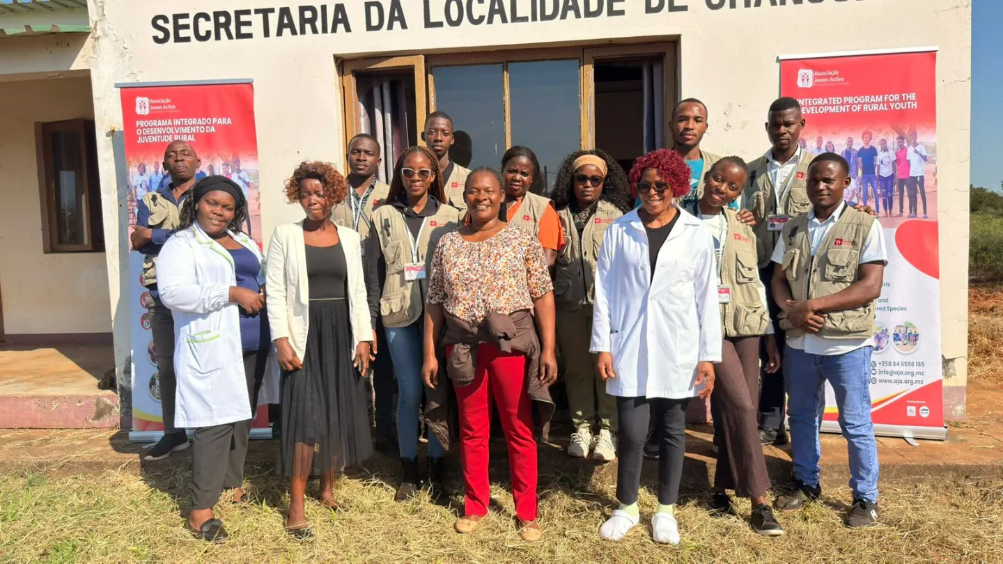 AJA team with health professionals and local authorities in Chanculo